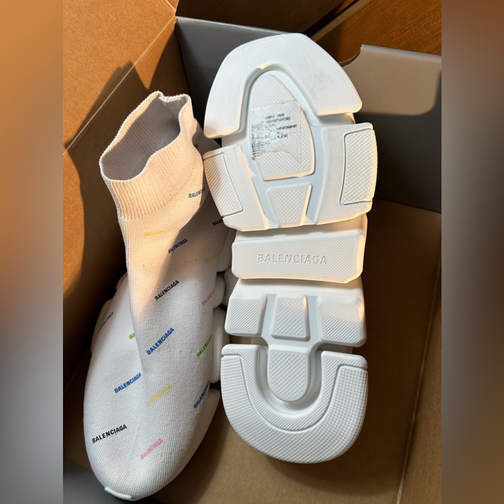 Brand NEW 41E— Balenciaga white/multicolor purchased at Saks Fifth Avenue US10.